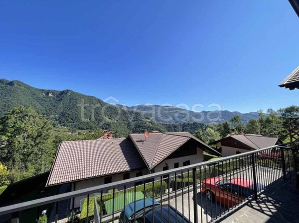 casa indipendente in vendita a Sant'Omobono Terme in zona Valsecca