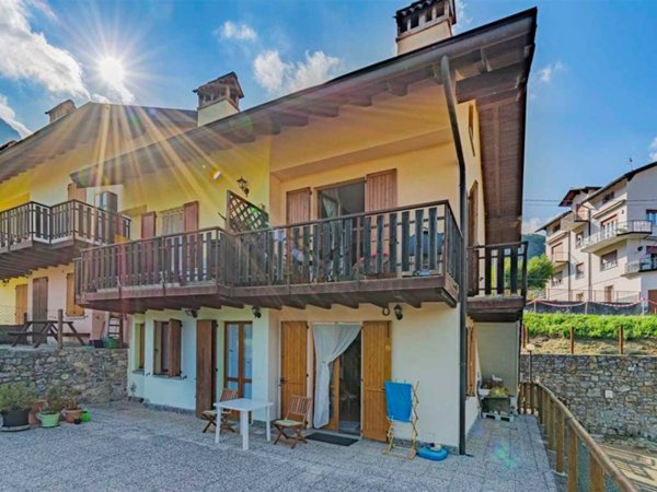 appartamento in vendita a Sant'Omobono Terme in zona Valsecca