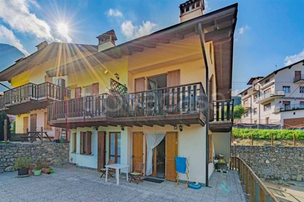 appartamento in vendita a Sant'Omobono Terme in zona Valsecca