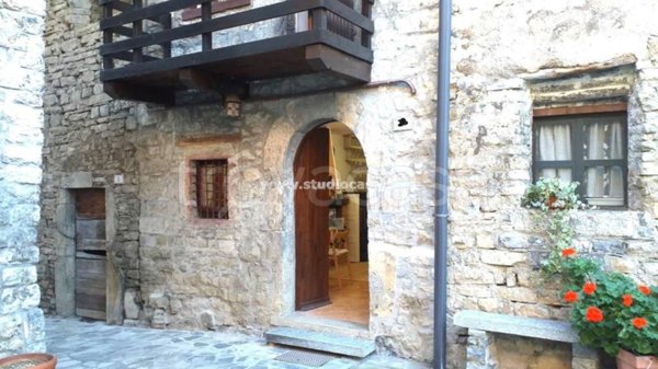 casa indipendente in vendita a Sant'Omobono Terme in zona Mazzoleni