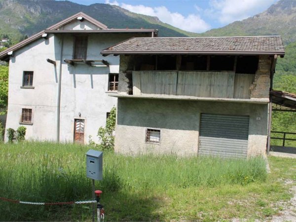 casa indipendente in vendita a Sant'Omobono Terme in zona Valsecca