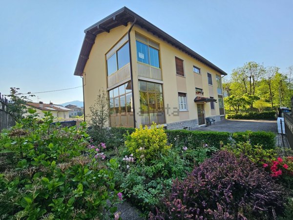 appartamento in vendita a Sant'Omobono Terme in zona Mazzoleni
