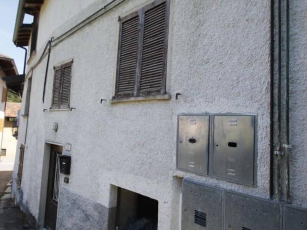 appartamento in vendita a Sant'Omobono Terme in zona Mazzoleni