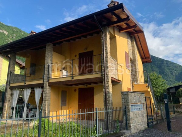 appartamento in vendita a Sant'Omobono Terme in zona Valsecca