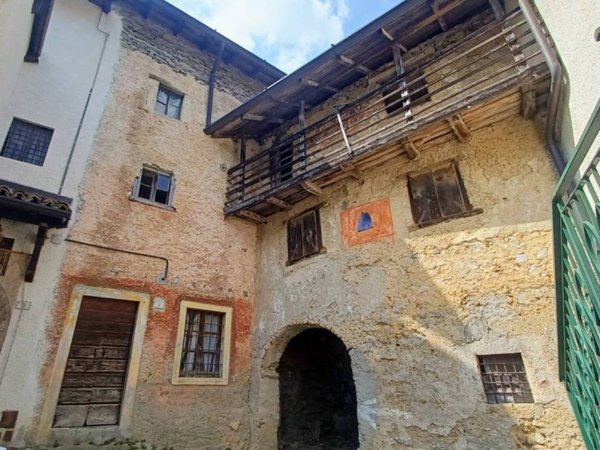 casa indipendente in vendita a Sant'Omobono Terme in zona Valsecca