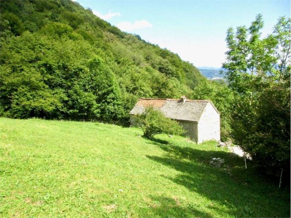 casale in vendita a Sant'Omobono Terme in zona Valsecca