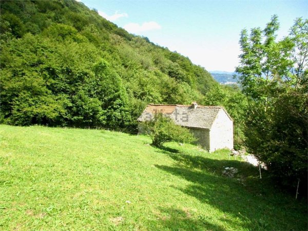 casale in vendita a Sant'Omobono Terme in zona Valsecca