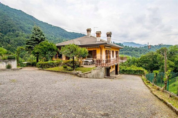 casa indipendente in vendita a Sant'Omobono Terme in zona Valsecca