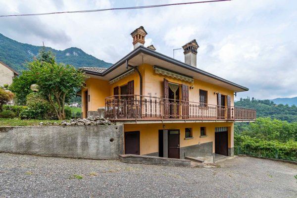 appartamento in vendita a Sant'Omobono Terme in zona Valsecca