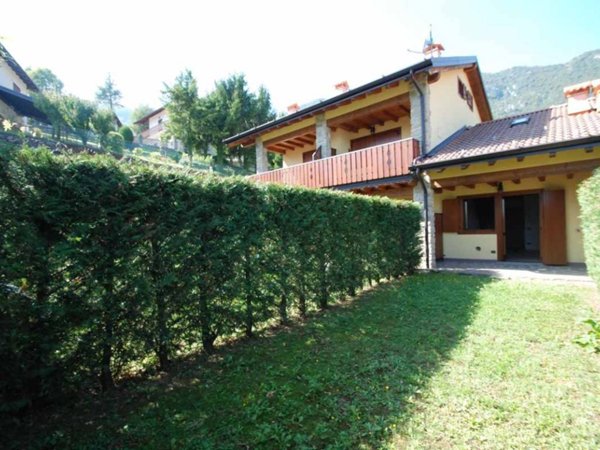 casa indipendente in vendita a Sant'Omobono Terme