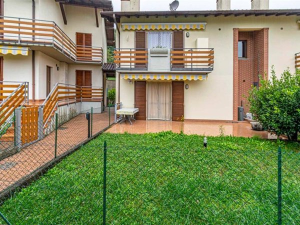 appartamento in vendita a Sant'Omobono Terme in zona Valsecca