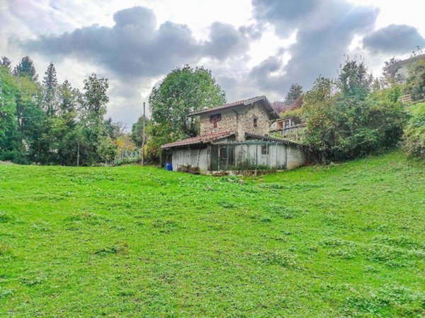 casa indipendente in vendita a Sant'Omobono Terme in zona Valsecca