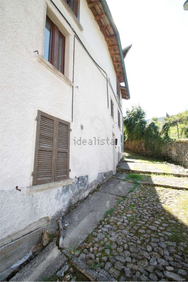 appartamento in vendita a Sant'Omobono Terme in zona Mazzoleni