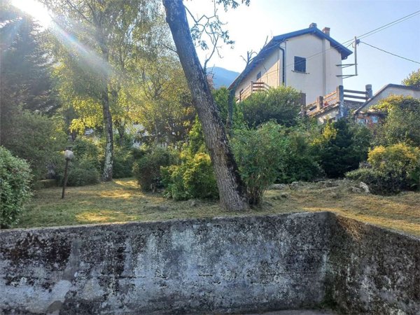 casale in vendita a Sant'Omobono Terme in zona Valsecca