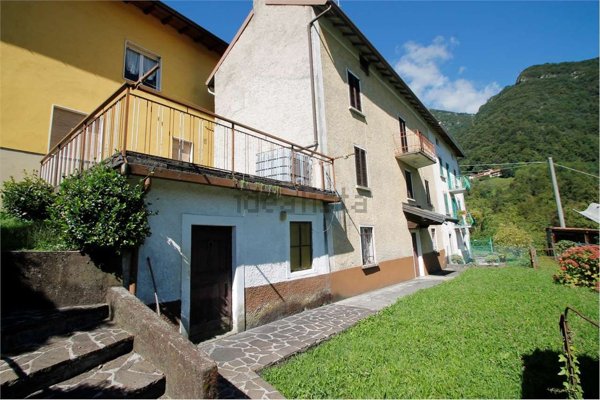 casa indipendente in vendita a Sant'Omobono Terme