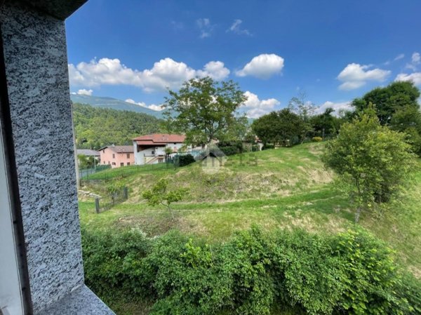 appartamento in vendita a Sant'Omobono Terme in zona Mazzoleni