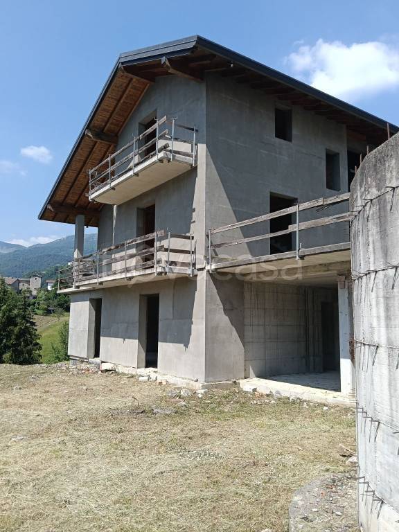 casa indipendente in vendita a Sant'Omobono Terme in zona Selino Basso