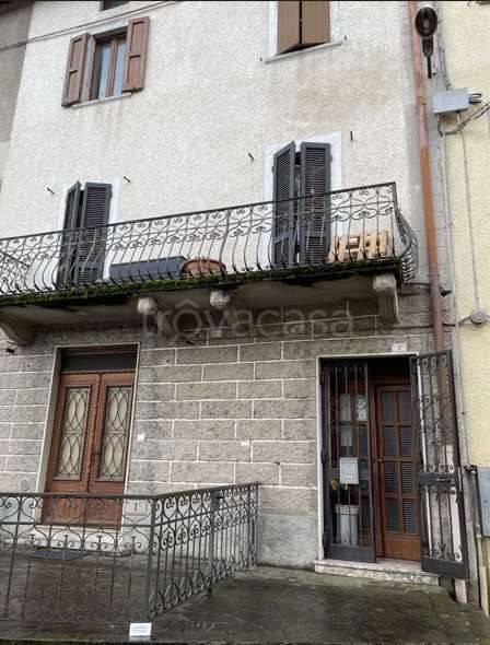 appartamento in vendita a Sant'Omobono Terme in zona Mazzoleni