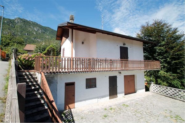 casa indipendente in vendita a Sant'Omobono Terme in zona Valsecca