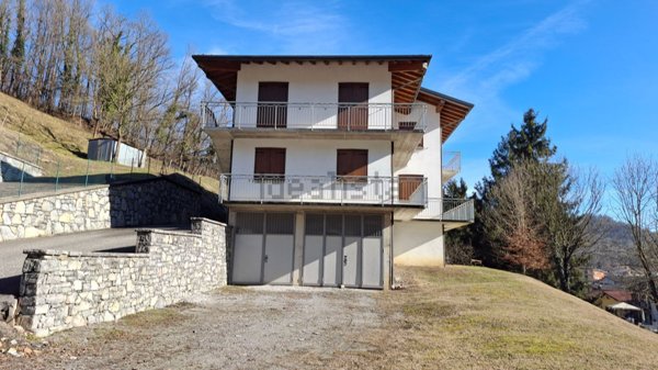 casa indipendente in vendita a Sant'Omobono Terme