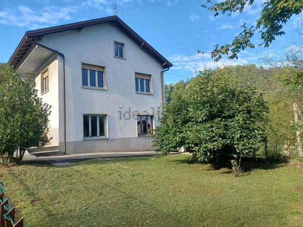 casa indipendente in vendita a Sant'Omobono Terme in zona Valsecca