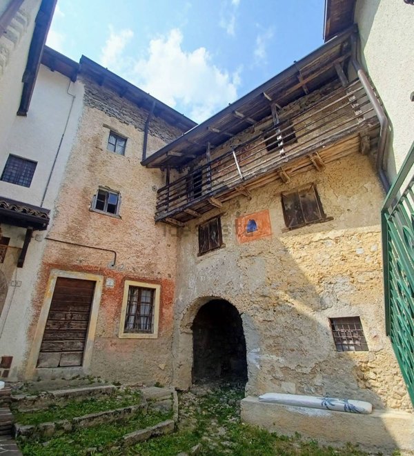 casa indipendente in vendita a Sant'Omobono Terme in zona Valsecca