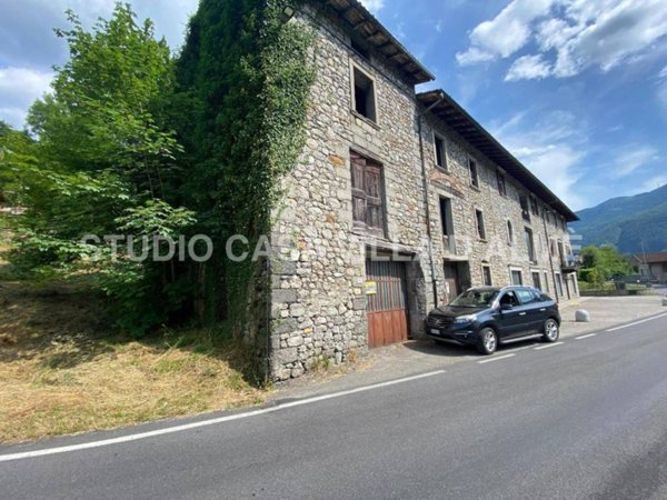 casale in vendita a Sant'Omobono Terme