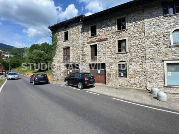 negozio in vendita a Sant'Omobono Terme in zona Selino Basso