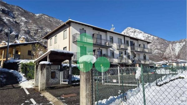 appartamento in vendita a Sant'Omobono Terme in zona Valsecca