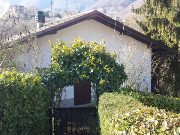casa indipendente in vendita a Sant'Omobono Terme in zona Selino Basso