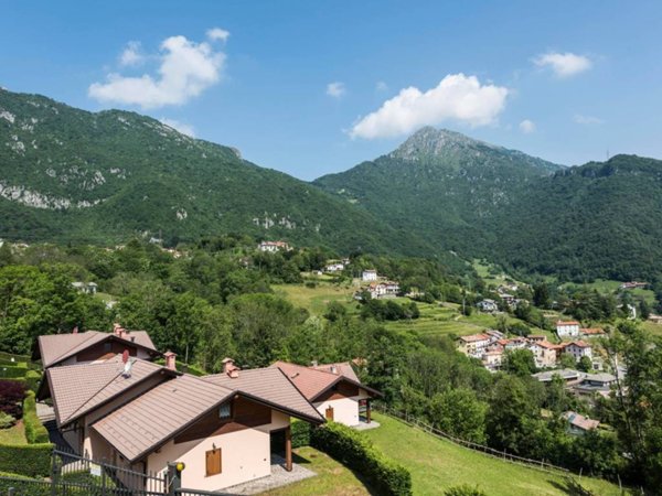 casa indipendente in vendita a Sant'Omobono Terme