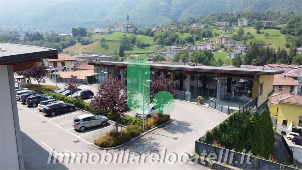 negozio in vendita a Sant'Omobono Terme