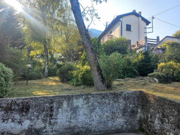 casa indipendente in vendita a Sant'Omobono Terme in zona Valsecca