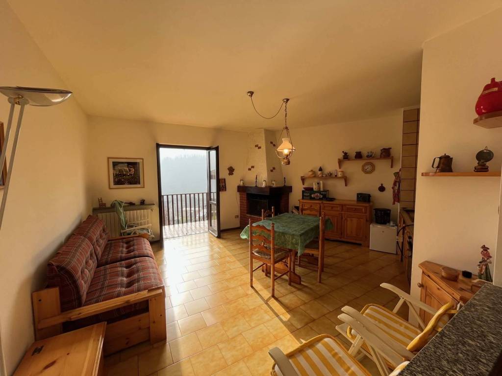 appartamento in vendita a Sant'Omobono Terme in zona Selino Basso