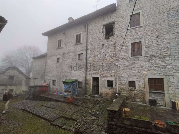 appartamento in vendita a Sant'Omobono Terme in zona Selino Alto