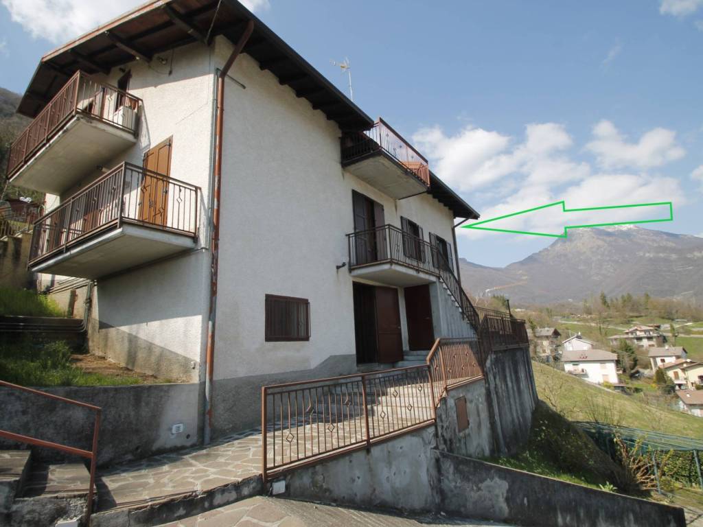 appartamento in vendita a Sant'Omobono Terme in zona Mazzoleni