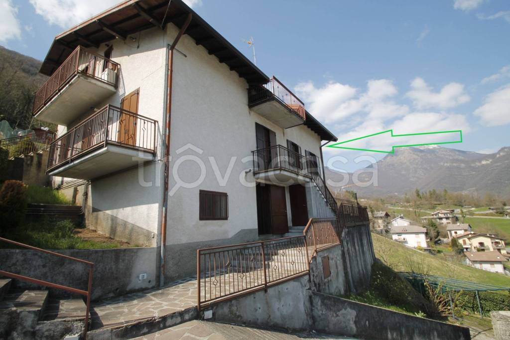 appartamento in vendita a Sant'Omobono Terme in zona Mazzoleni