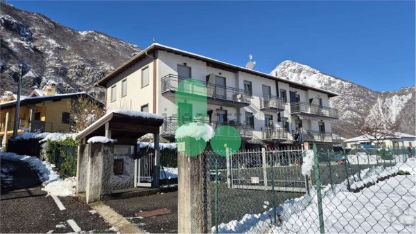 appartamento in vendita a Sant'Omobono Terme in zona Valsecca