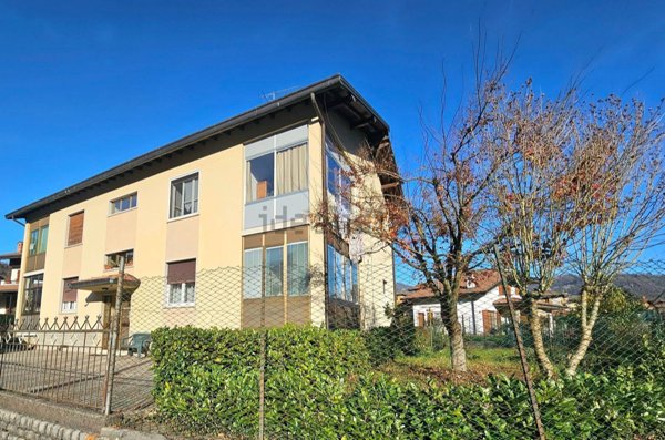 appartamento in vendita a Sant'Omobono Terme in zona Mazzoleni