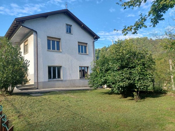 casa indipendente in vendita a Sant'Omobono Terme in zona Valsecca