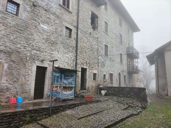 appartamento in vendita a Sant'Omobono Terme in zona Selino Alto