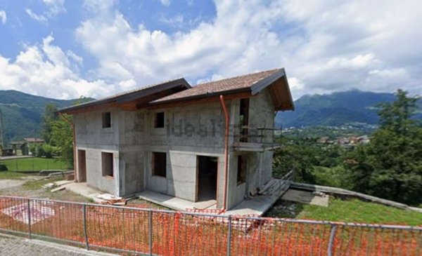 casa indipendente in vendita a Sant'Omobono Terme