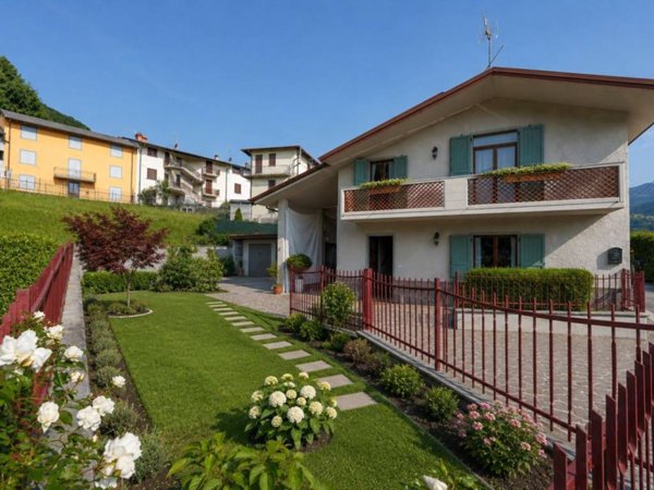 casa indipendente in vendita a Sant'Omobono Terme