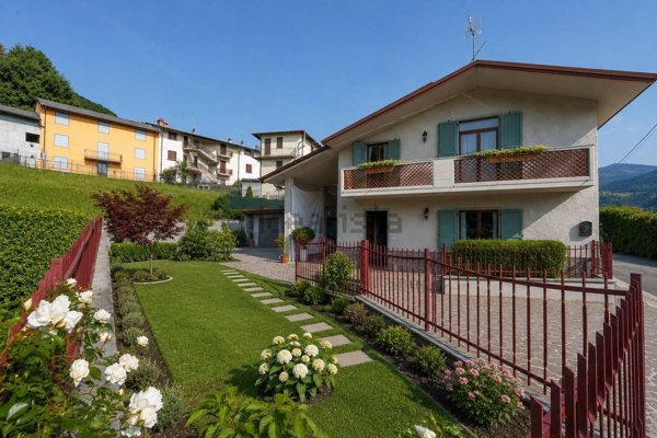 casa indipendente in vendita a Sant'Omobono Terme