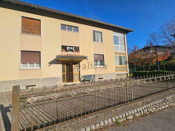 appartamento in vendita a Sant'Omobono Terme in zona Mazzoleni