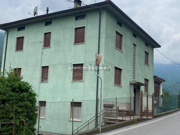 appartamento in vendita a Sant'Omobono Terme in zona Mazzoleni