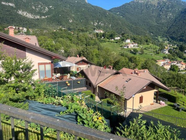 appartamento in vendita a Sant'Omobono Terme in zona Valsecca