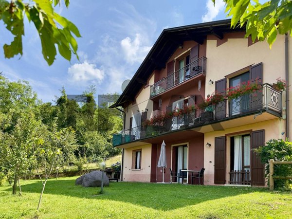 casa indipendente in vendita a Sant'Omobono Terme in zona Mazzoleni
