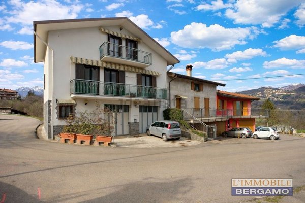 appartamento in vendita a Sant'Omobono Terme