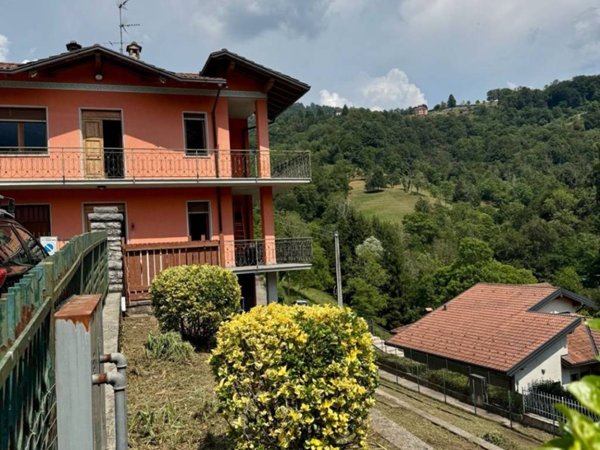 casa indipendente in vendita a Sant'Omobono Terme in zona Selino Basso